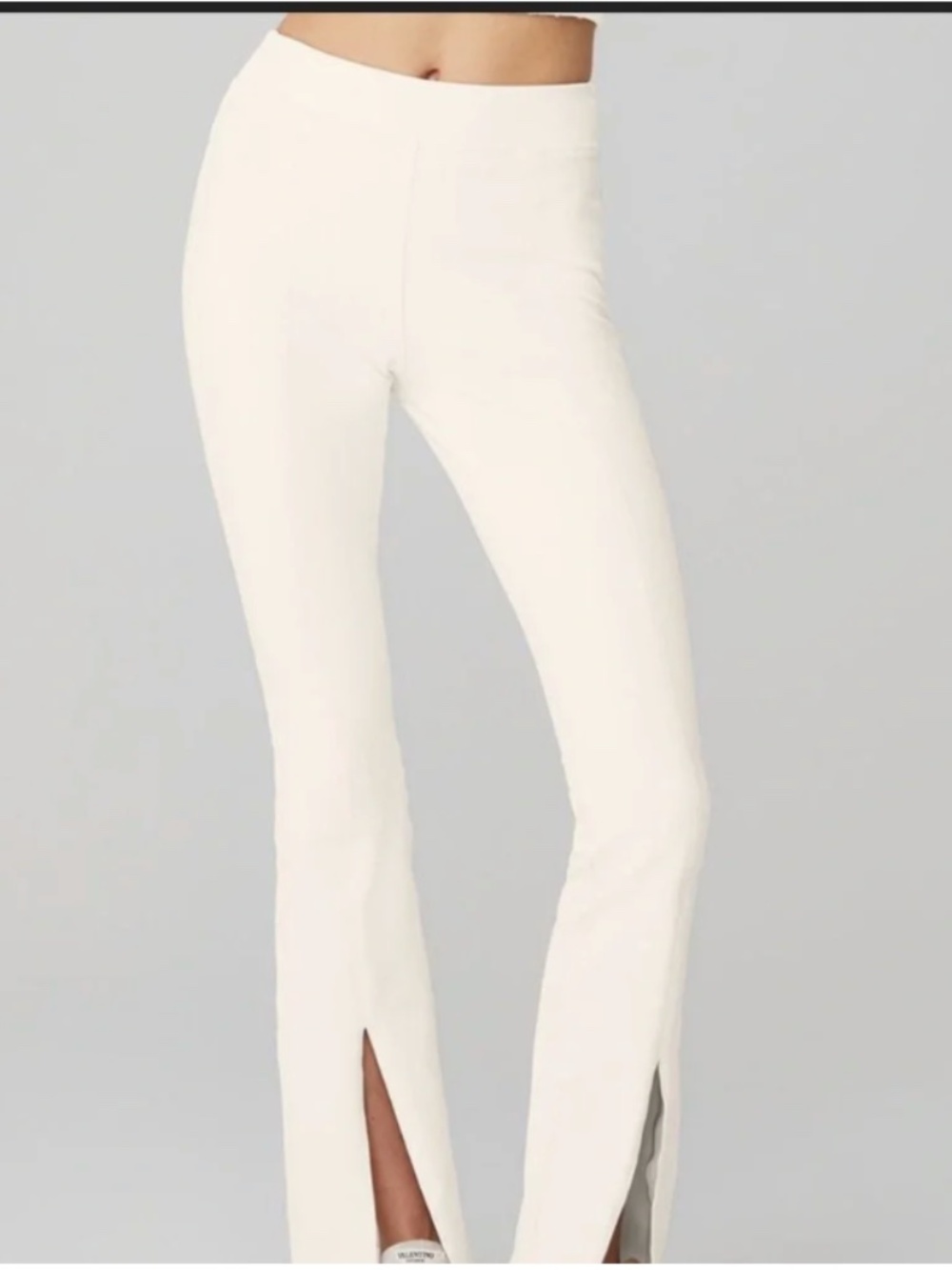 NWT ALO AIRBRUSH HIGH-WAIST FLUTTER LEGGING - XS IVORY